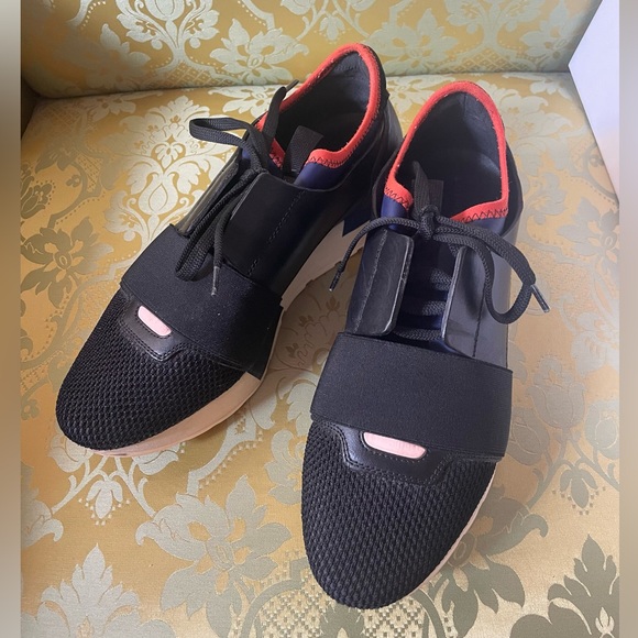 Balenciaga Black and Red Women's Sneakers - Picture 1 of 12